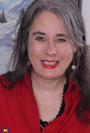 18 year old cutie Carmen Callaway sexys her two study buddies at the same time